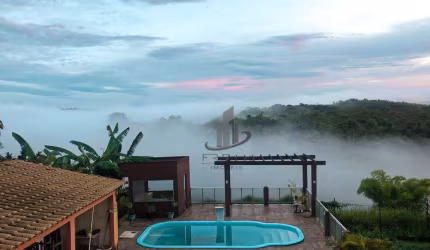 Excelente casa DUPLEX à venda no bairro Santa Rosa, em Barra Mansa!!