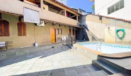 Excelente imóvel com 3 casas à venda no bairro Jardim Amália, em Volta Redonda!!