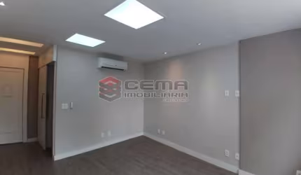 Apartamento com 1 quarto para alugar na Rua Evaristo da Veiga, Centro, Rio de Janeiro, 56 m2 por R$ 2.100
