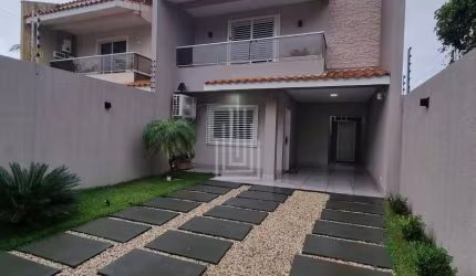 Sobrado à venda no Jardim Ipê