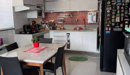 Casa no Shangrilá com 2 dormitórios à venda, 93 m² por R$ 1.000.000 - Parque 10 de Novembro - Manaus/AM