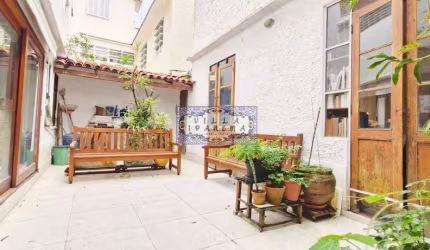 Casa em condomínio fechado com 3 quartos à venda na Rua Almirante Alexandrino, Santa Teresa, Rio de Janeiro, 214 m2 por R$ 1.050.000