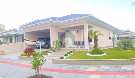 Casa alto padrão, 3 dormitórios, 4 vagas de garagem, Praia de fora/SC - CA203-362