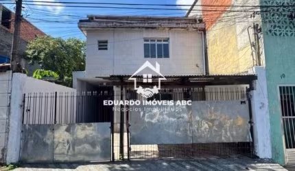 REF:6667. Casa Assobradada para Venda no bairro Campanário, 4 dorm. Ótima oportunidade!