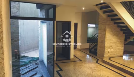 REF 5031. 3 dormitórios. 1 suíte. 4 vagas na garagem. São Paulo