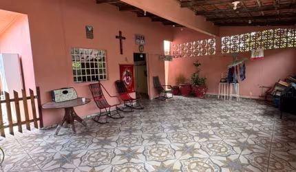 LINDA CASA NO NOVA CIDADE COM 4 QTS