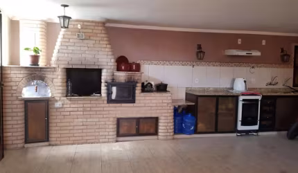 Casa com 3 quartos à venda na Rua Doutor Aníbal Lellis de Miranda, 79, Centro, Vinhedo, 220 m2 por R$ 1.000.000