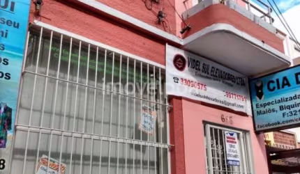 Casa com 4 quartos à venda na Rua Santana, 693, Farroupilha, Porto Alegre por R$ 530.000