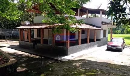 Chácara / sítio com 4 quartos à venda na Rua Circular, Jardim Atlântico Central (Itaipuaçu), Maricá, 215 m2 por R$ 1.600.000