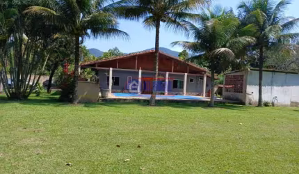 Chácara / sítio com 3 quartos à venda na Rua Dezenove, Vale da Figueira (Ponta Negra), Maricá por R$ 495.000