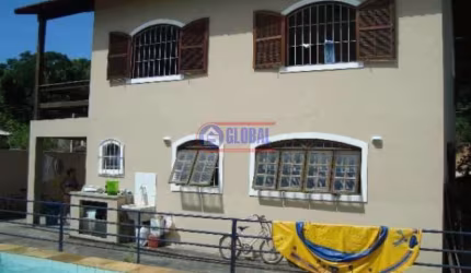 Casa com 5 quartos à venda na Rua Um, Jacaroá, Maricá, 250 m2 por R$ 598.000