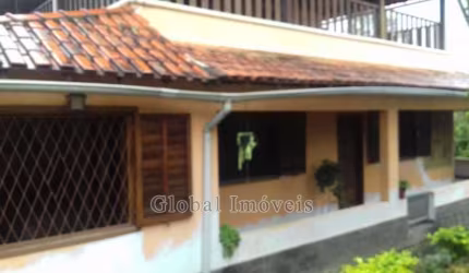 Chácara / sítio com 4 quartos à venda na Rua Maria Gomes de Oliveira, Itapeba, Maricá, 502 m2 por R$ 700.000