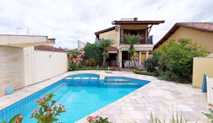 Casa com 8 quartos, Jardim Grandesp, Itanhaém - R$ 1.9 mi, Cod: 1239