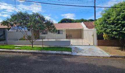 Casa à venda em Maringá, Conjunto Habitacional Requião, com 3 quartos, com 101.58 m²