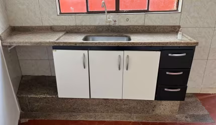 Locação | Casa com 1 dormitório, sala, cozinha, quintal, Piqueri