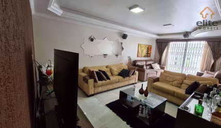 Sobrado com 3 dormitórios à venda, 212 m² por R$ 790.000,00 - Xaxim - Curitiba/PR