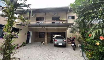 CASA DE ALTO PADRÃO DE 280m² COM 3 DORMITÓRIOS