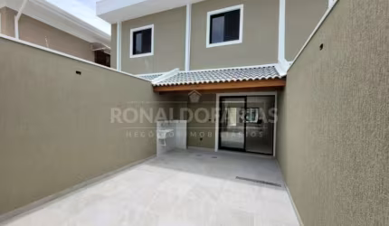 Sobrado a venda com 120 m², 03 dormitórios sendo 01 suíte na região do Campo Grande