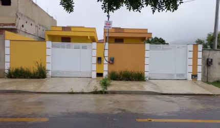 Casa Nova Quintal, Garagem, Dois Dormitórios, 01Suite