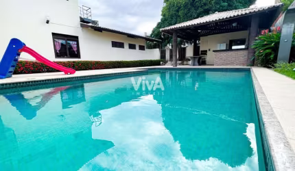 Casa duplex com Escritório Comercial.