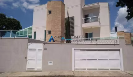 Casa à venda de esquina com 3 Dormitórios e piscina , Jardim Pacaembu, Aceita Permuta.