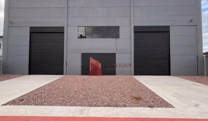 LOCAÇÃO: Galpão NOVO com 470m2 no São João