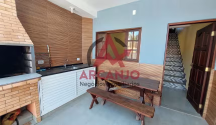 Casa á venda á 100  metros da orla  Praia da Enseada !