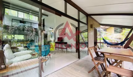 CASA MODERNA NO MEIO DA MATA ATLÂNTICA EM UBATUBA/SP.