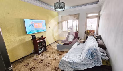 Vendo casa de Vila com 4 quartos Bairro Engenho de Dentro RJ