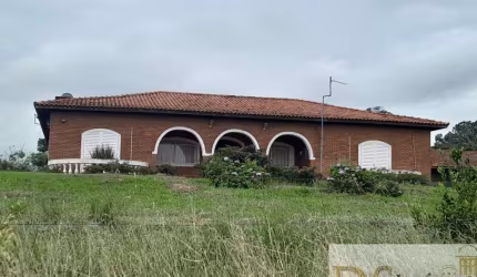 FAZENDA A VENDA EM BOTUCATU, COM 104 ALQUREIS NO TOTAL, SOLO VERMELHO, ÓTIMA HIDROGRAFIA E EXCELENTE CASA SEDE E MAIS BENFEITORIAS