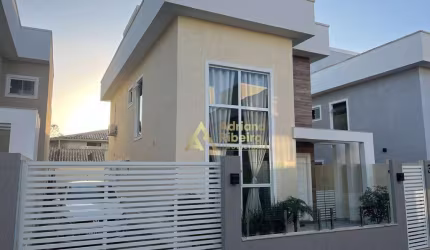 Casa com 3 dormitórios à venda, 139 m² por R$ 840.000,00 - Extensão do Bosque - Rio das Ostras/RJ