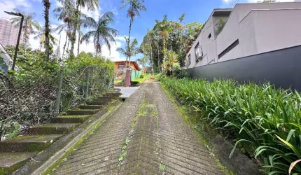 Terreno à venda em Joinville-SC, bairro Atiradores, com 4.239,00 m² de área: oportunidade imperdível!