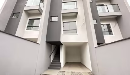 Imperdível oportunidade: Casa à venda em Joinville-SC, bairro Petrópolis, 3 quartos, 1 suíte, 2 salas, 2 banheiros, 2 vagas