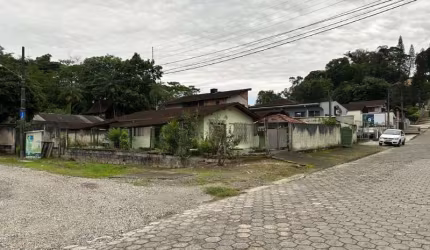 Terreno à venda em Joinville-SC, bairro São Marcos, com 656,00 m² de área. Adquira já o seu!
