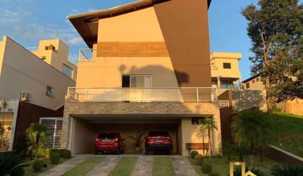 Casa à venda no bairro Suru - Santana de Parnaíba/SP
