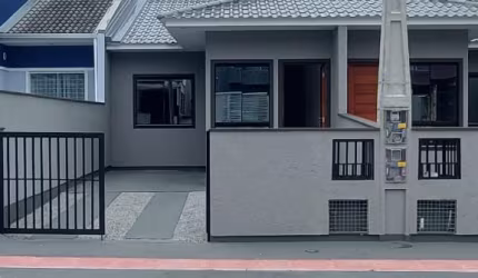 LINDA CASA DISPONÍVEL PARA VENDA