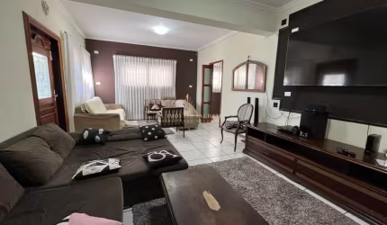 Casa de condomínio à venda, no Condomínio Jardim das Hortênsias,  em Taubaté, Parque São Cristóvão, com 4 quartos, 195m²