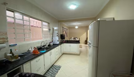 Casa com 3 quartos, 119m², à venda em Taubaté, Jardim América