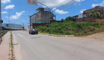 EXCELENTE TERRENO COM 900M2.EM UMA AVENIDA PERTINHO DA PE 60