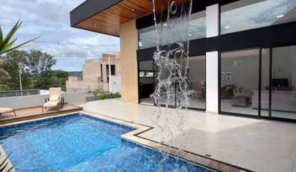 Maravilhosa casa alto padrão para venda no Condominio Morada da Fronteira em Rifaina-SP, 4 suites, gourmet e piscina em 220 m2 construidos