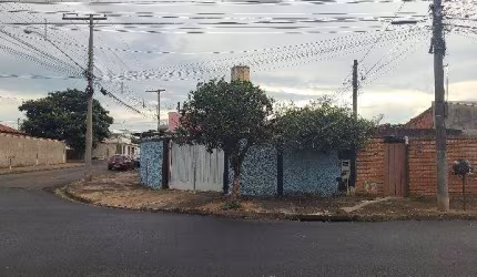Oportunidade. Casa para venda em Pirassununga-SP no Jardim São Valentim, 2 dormitorios, 2 banheiros, 96 m2 construidos em um terreno de 162 m2