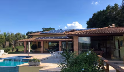 Lindo rancho para locação por temporada em Cassia / Delfinopolis MG, na beira da represa e nos pes da Serra da Canastra, 6 suites, para 16 pessoas, la