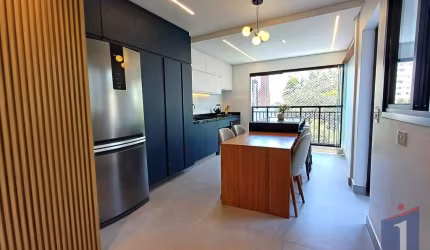 Casa à Venda em Aclimação - 4 Dormitórios, 300m² por R$1.9M