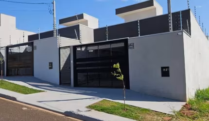 Casa com 3 quartos à venda na Rua Pioneiro Santo Aliberti, 66, Bom Jardim, Maringá, 138 m2 por R$ 650.000