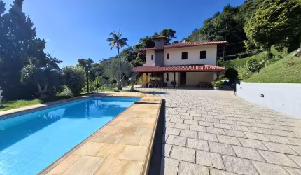 Casa para Locação em Teresópolis, Iucas, 4 dormitórios, 2 suítes, 4 banheiros, 4 vagas