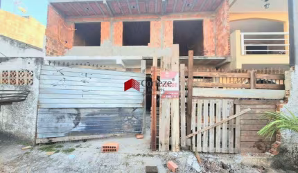 Sobrado com 200m² 3 quartos, à venda, no bairro Sítio Cercado em Curitiba