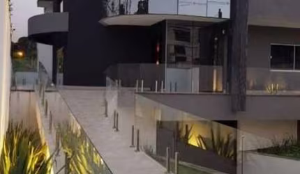 Sobrado com 751m² 4 quartos, à venda, no bairro Jardim Social em Curitiba
