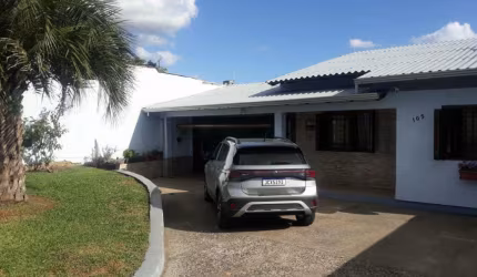 Vendo Ótima Casa Com Piscina na Cecília - Viamão