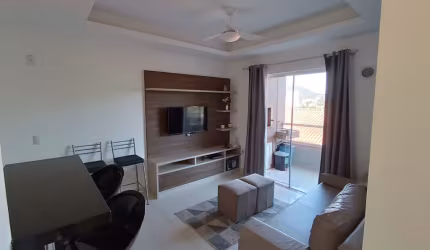 Apartamento finamente mobiliado em Bombas
