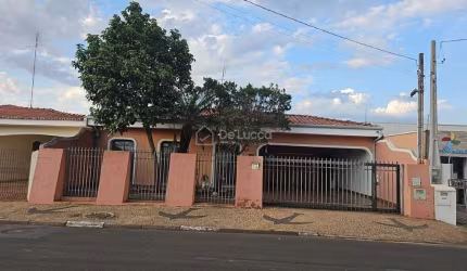 Casa com 3 quartos à venda na Rua Hermano Ribeiro da Silva, 28, Jardim Eulina, Campinas, 180 m2 por R$ 700.000